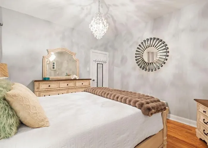 Apartment New Luxurious 5bd-2ba Duplex-free Wine-2car Parking Chicago