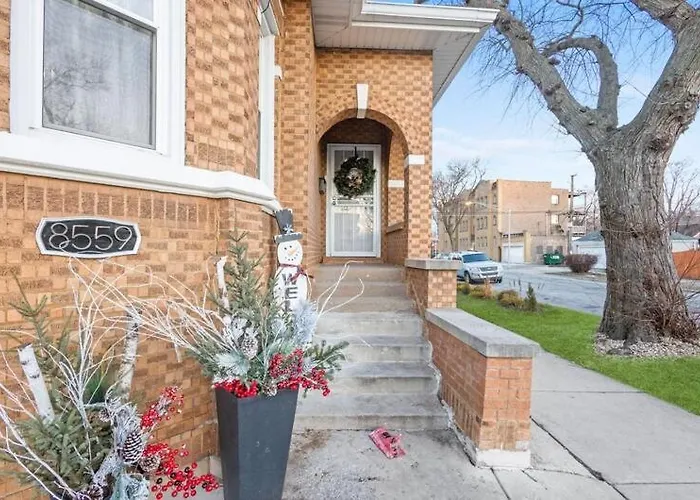 New Luxurious 5bd-2ba Duplex-free Wine-2car Parking Apartment