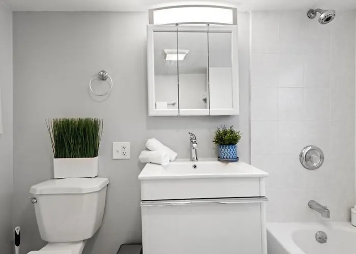 Apartment New Luxurious 5bd-2ba Duplex-free Wine-2car Parking *