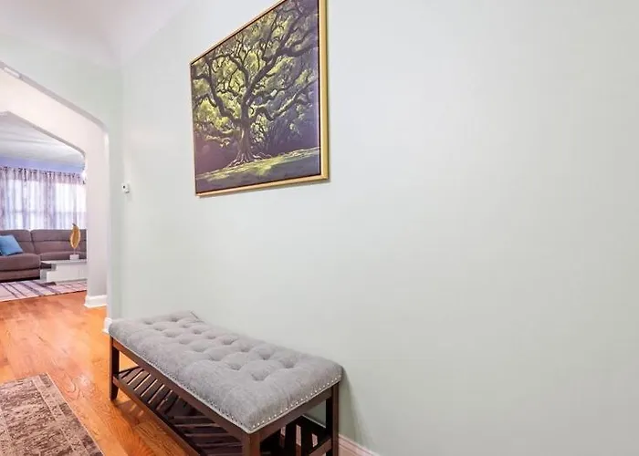 New Luxurious 5bd-2ba Duplex-free Wine-2car Parking Chicago