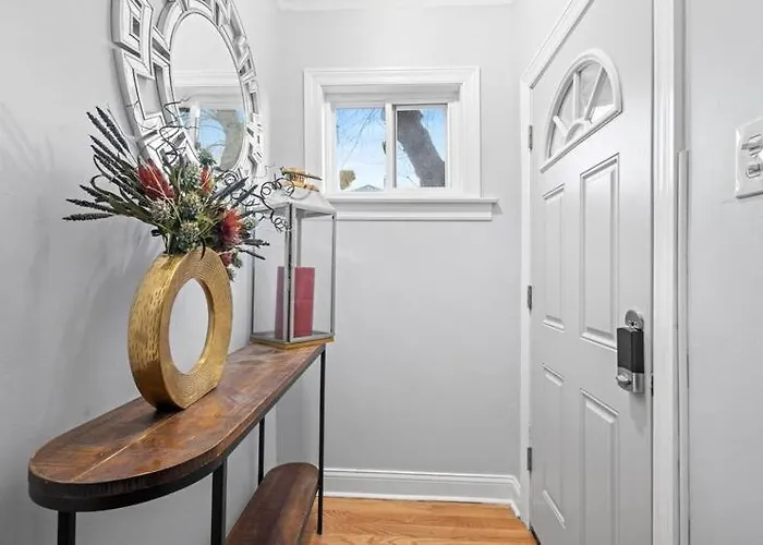 New Luxurious 5bd-2ba Duplex-free Wine-2car Parking * Chicago
