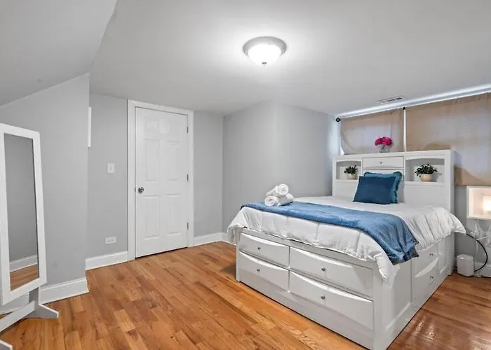 Apartment New Luxurious 5bd-2ba Duplex-free Wine-2car Parking *