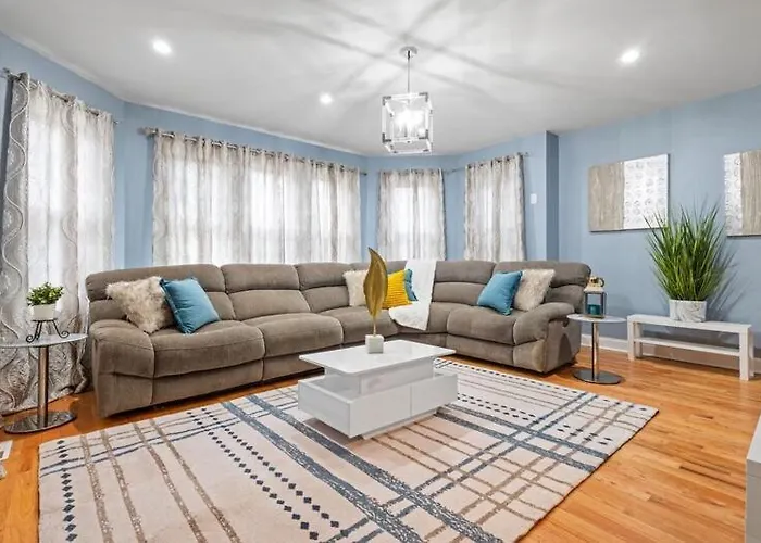New Luxurious 5bd-2ba Duplex-free Wine-2car Parking * Chicago